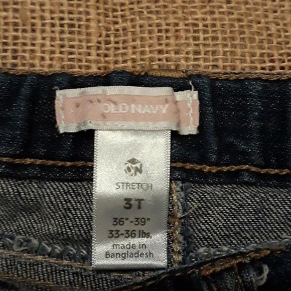 8/$20 Old Navy 3T Girls Jeans - Picture 3 of 3